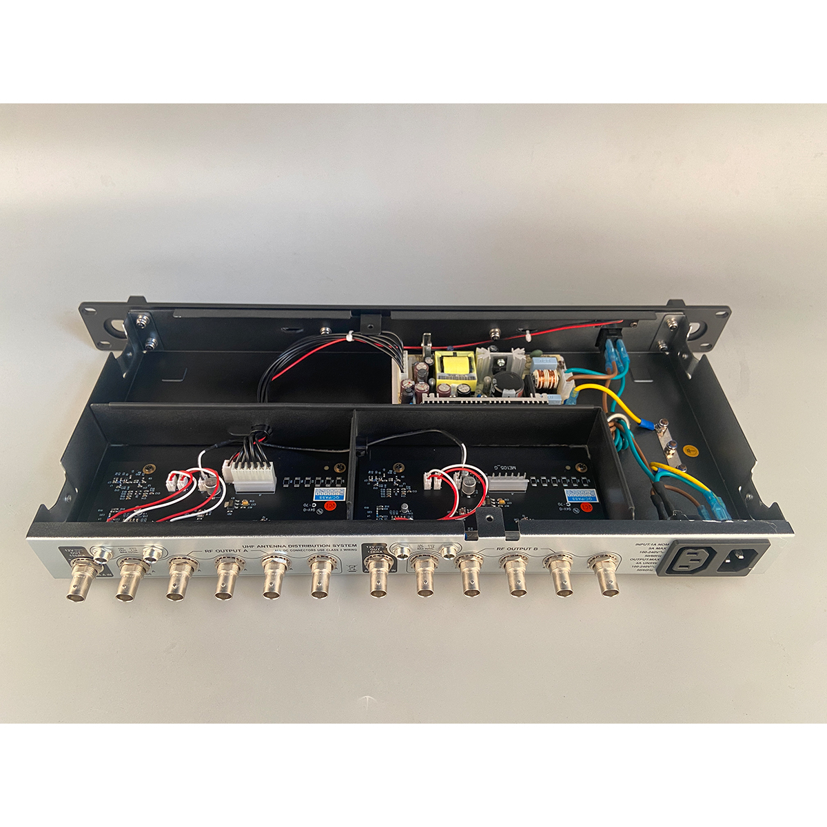 AD-900 Antenna Distribution System for Wireless Microphone