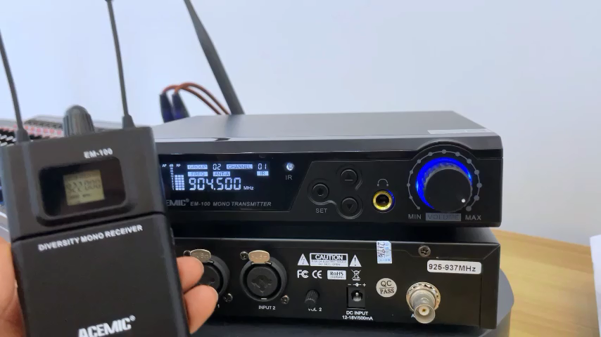 EM-100 Mono Wireless In-Ear Monitor System True Diversity