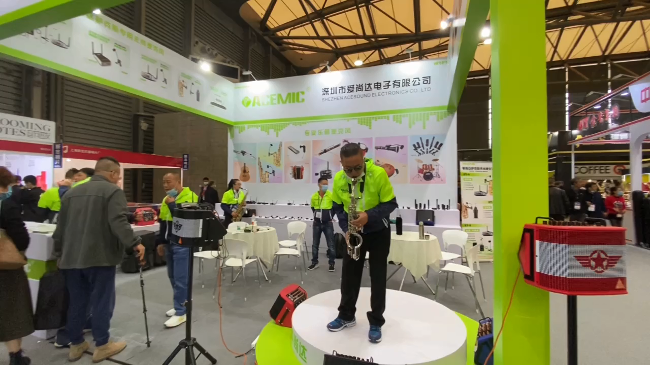 ST-10 Wired Saxophone Microphone for Recording