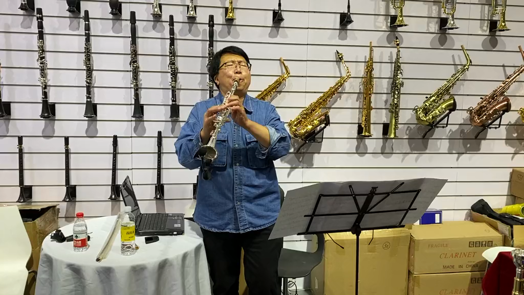 KT-5 Wireless Clarinet Microphone System