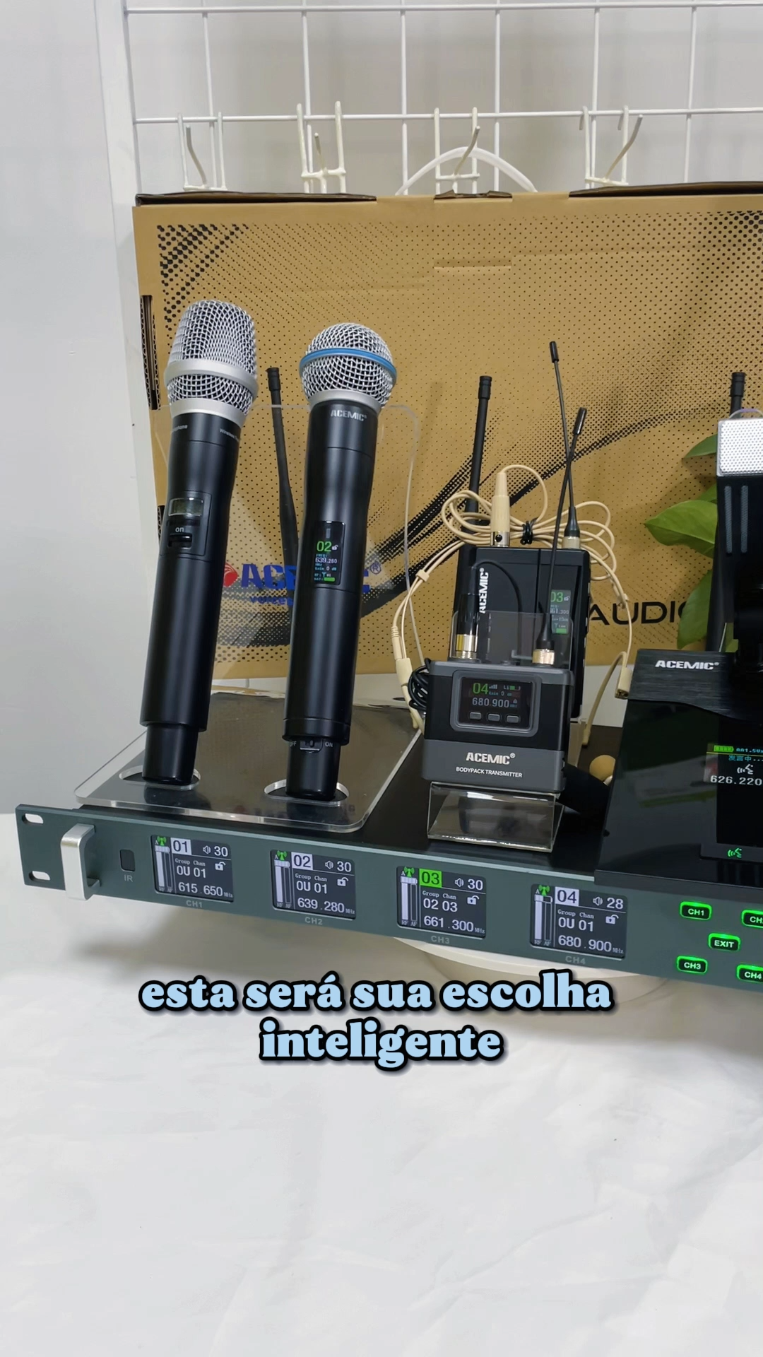 X4 4 Channel Wireless Microphone System for Stage