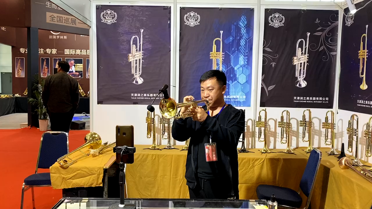 ST-5 Wireless Saxophone Microphone